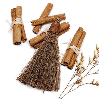 Cinnamon Broom Scented Candles